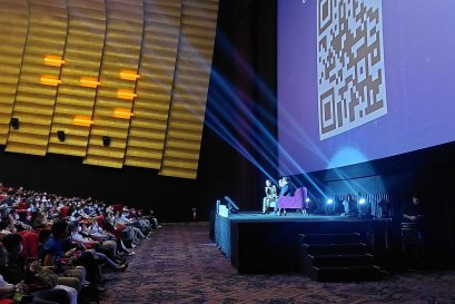 ติดตั้งไฟ follow beam spotlight พารากอน วันที่ 4 กพ 66 by vsoundqlighting