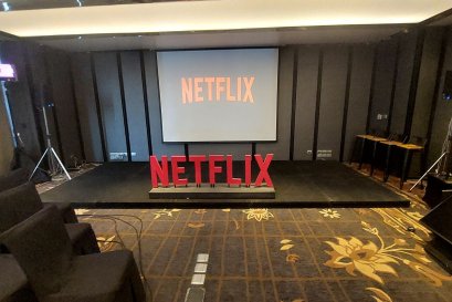 ให้เช่าเวที สูง 10 cm x 10 แผ่น วันที่ 8 มิย 66 Sofitel so สาทร by vsoundqlighitng