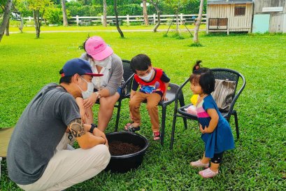 Play and Learn การเลี้ยงไส้เดือน ครั้งที่ 2