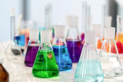 ทำความรู้จัก เคมีภัณฑ์คืออะไร นิยมใช้ในอุตสาหกรรมอะไรบ้าง