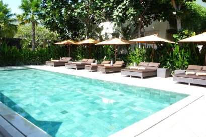 ปลูกต้นไว้ให้ร่มเงาข้างสระว่ายน้ำดีมั้ย 