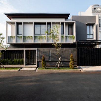 บ้านโชว์เส้นแนวตั้ง เส้นสายคลาสสิคที่ไม่เคยทำให้บ้านเชย