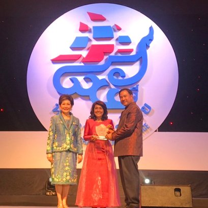 Natpraparn Junlamoon of K+Z Corporation Ltd. received Outstanding Businesswoman Award 2018