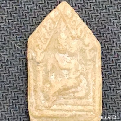 พระขุนแผน อุ้มนาง