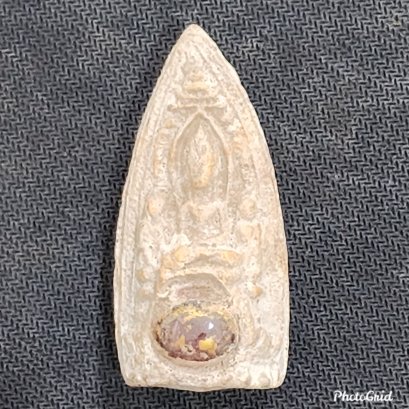 พระเลี่ยง หลังเหล็กไหล