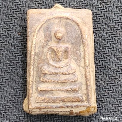 พระสมเด็จ หลังพระดอยไซ