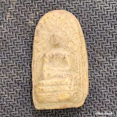 พระคงทรงพระบาง