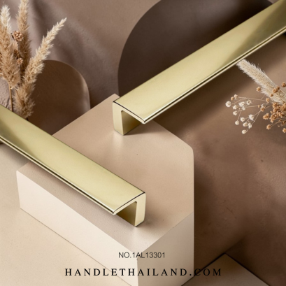 มือจับ (อะลูมิเนียม) ตัวเจ สีแชมเปญโกลด์เงา size 96,192,960 mm. 1AL1330