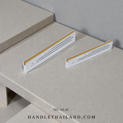 มือจับ (อะลูมิเนียม) สีอลู-บรีซ size 96,128 mm. 1AL42-8