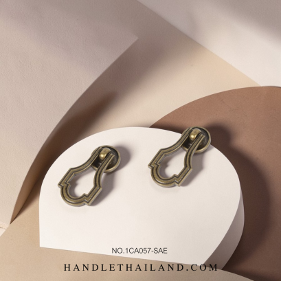 ปุ่มจับห่วงโบราณ (ซิงค์) สีดำ-เหลือง 28x37 mm. 1CA057