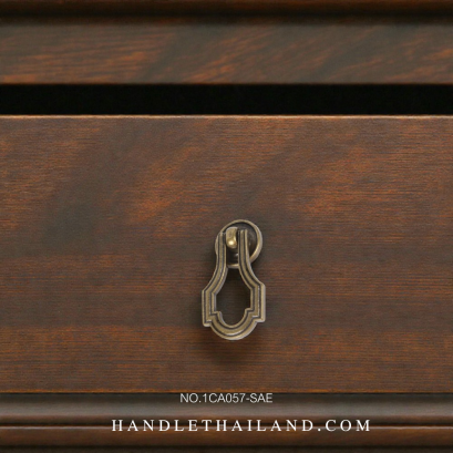 ปุ่มจับห่วงโบราณ (ซิงค์) สีดำ-เหลือง 28x37 mm. 1CA057