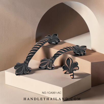 เซตมือจับ ปุ่มจับ โบราณ (ซิงค์) สีดำ-แดง size 64,96 mm. 1CA061-AC