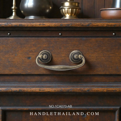 มือจับโบราณ (ซิงค์) สีดำ-เหลือง 64x108 mm. 1CA070