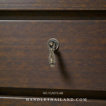 มือจับโบราณ (ซิงค์) สีดำ-เหลือง 26x58 mm. 1CA072