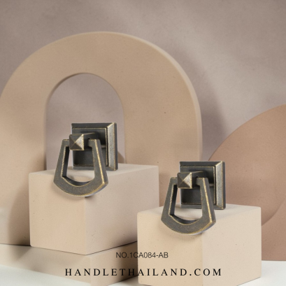 มือจับโบราณ (ซิงค์) สีดำ-เหลือง 33x50 mm. 1CA084