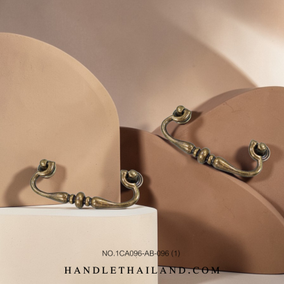 มือจับโบราณ (ซิงค์) สีดำ-เหลือง 96x20 mm. 1CA096