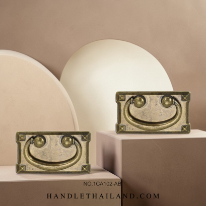 มือจับโบราณ (ซิงค์) สีดำ-เหลือง 45x77 mm. 1CA102-AB