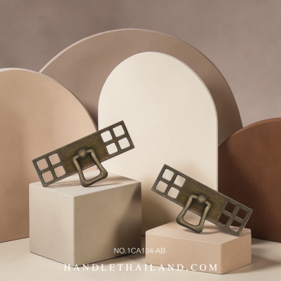 มือจับโบราณ (ซิงค์) สีดำ-เหลือง 45x26 mm. 1CA104-AB