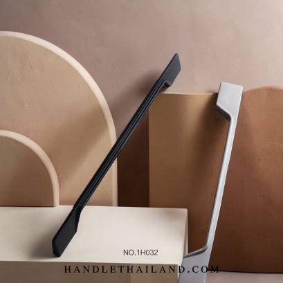 มือจับ (ซิงค์) สีดำด้าน, นิเกิลแฮร์ไลน์ size 192,320 mm. 1H032