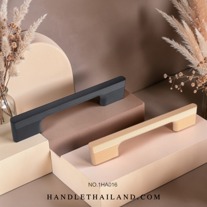 มือจับ (อะลูมิเนียม) แบบยาว สีทอง Size 128,576,960 mm. 1HA0165