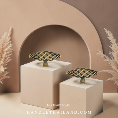 ปุ่มจับโบราณ (ซิงค์) สีดำ-เหลือง 74x35 mm. 1PA014-SAE