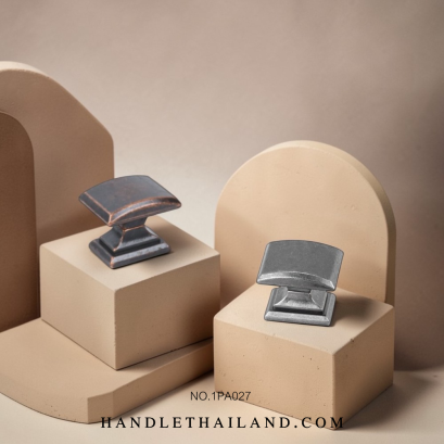 ปุ่มจับโบราณ (ซิงค์) ดำ-แดง 32x27 mm. 1PA027-AC