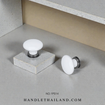 ปุ่มจับ (เซรามิก) ขาว+ฐานดำเงิน 37x29 mm. 1PS14-WH