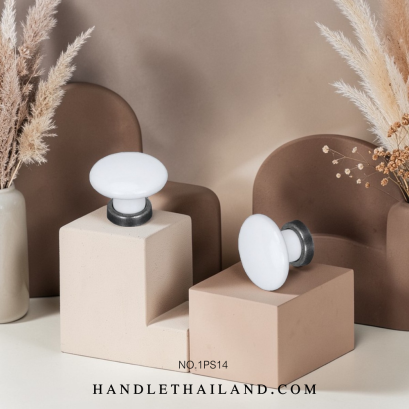 ปุ่มจับ (เซรามิก) ขาว+ฐานดำเงิน 37x29 mm. 1PS14-WH