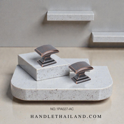 ปุ่มจับโบราณ (ซิงค์) ดำ-แดง 32x27 mm. 1PA027-AC