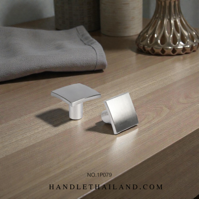 ปุ่มจับทรงเหลี่ยม ซิงค์อัลลอยด์ สีนิเกิลปัดเเฮร์ใลน์ (32x32mm.) | 1P079-3