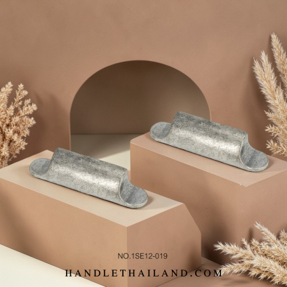 มือจับ (ซิงค์) สีดำ-เงิน 64x111 mm. 1SE12-019