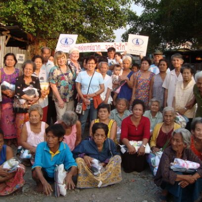 เผื่อแผ่สิ่งของเพื่อผู้ยากไร้...ด้วยน้ำใจและไมตรี