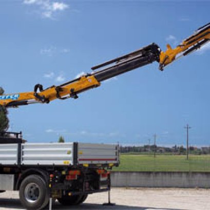 เครนพับขนาดเล็กรุ่น Effer 145