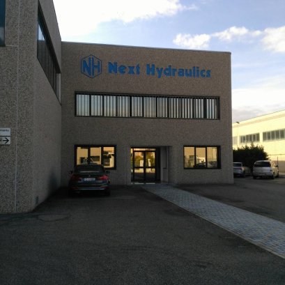 2016.10.17 คณะผู้บริหารและทีมงาน บริษัท เต็มตัน จำกัด เข้าเยี่ยมชมโรงงานผลิต Maxilift