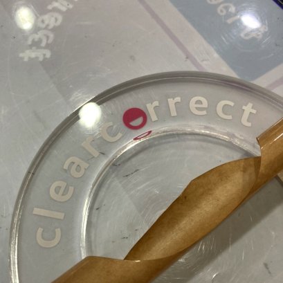 พิมพ์ UV บนอะคิลิค