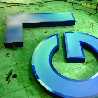 ตัวอักษรยกขอบไฟออกหน้า