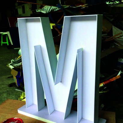 ตัวอักษรพลาสวูดยกขอบ