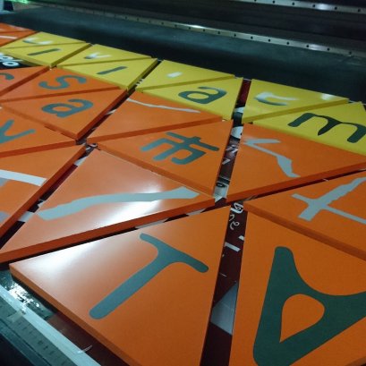 อะคลิลิคพิมพ์ UV