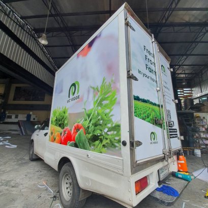 สติ๊กเกอร์ติดรถ