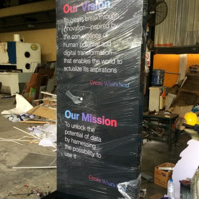 พลาสวูดขึ้นกล่องทำสีดำ