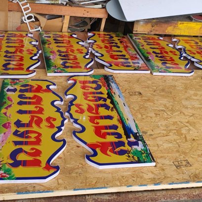 ป้ายหน้ารถ พิมพ์  UV บนพลาสวูด 10 มิล