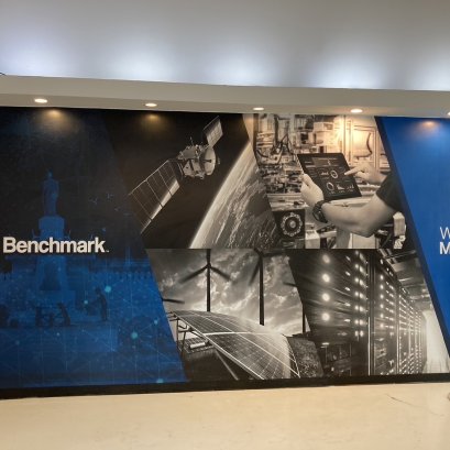 งานตกแต่งภายใน ติดสติ๊กเกอร์ กรอบอะคริลิค