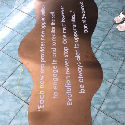 พิมพ์ UV บนแผ่นทองแดง