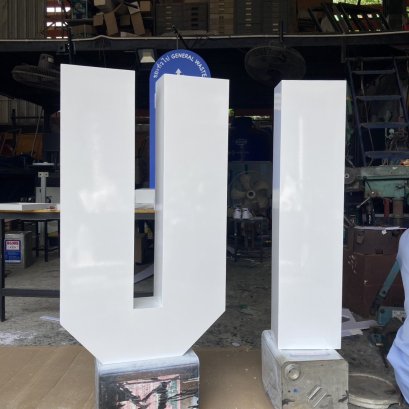 ตัวอักษรพลาสวูดขึ้นกล่อง