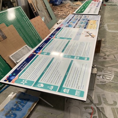 สติ๊กเกอร์ติดพลาสวูด ใส่กรอบอลูมิเนียม