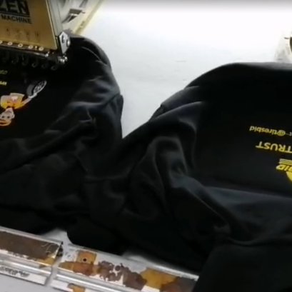 งานปักเสื้อกีฬาคอปก คุณภาพ จากร้าน jensport ครับ