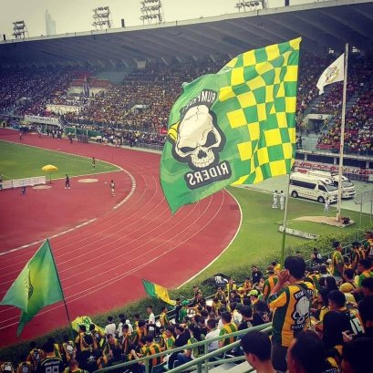 ผลิตธง เชียร์กีฬา งานบอล สั่งทำ โทร 089-167-7011