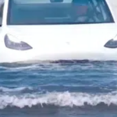 ขับรถไฟฟ้าลุยน้ำเสี่ยงแบตพัง หรือไฟช็อตหรือไม่?