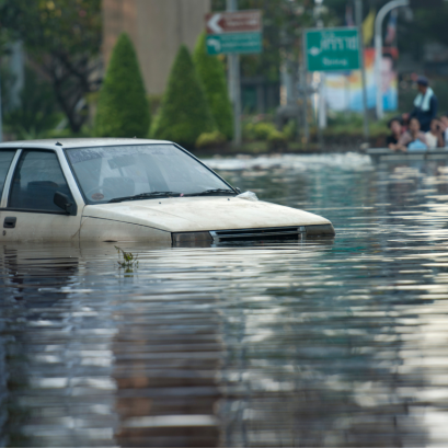 วิธีขับรถลุยฝน น้ำท่วม ให้ปลอดภัย