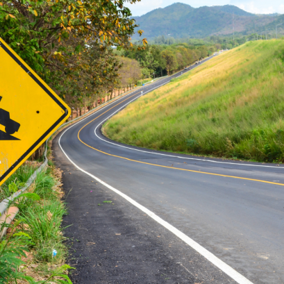 เทคนิคสำหรับการขับรถขึ้นเขา ให้ปลอดภัยและมั่นใจทุกเส้นทาง